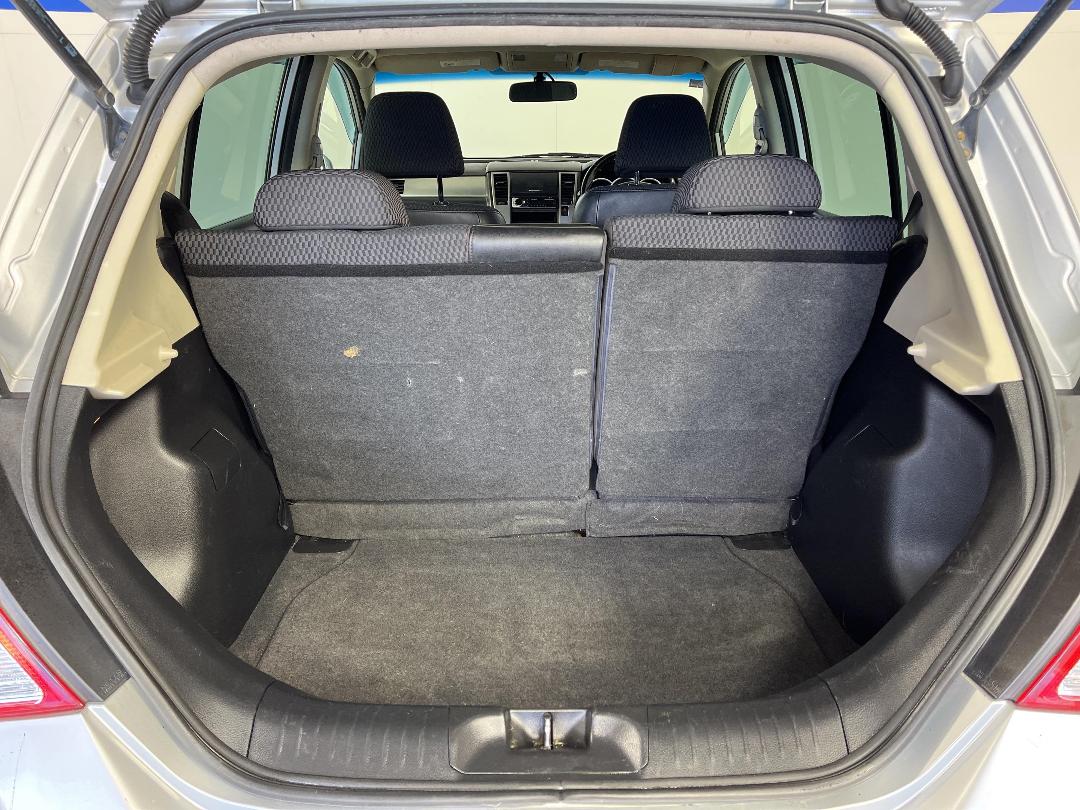 Photo '14' of Nissan Tiida