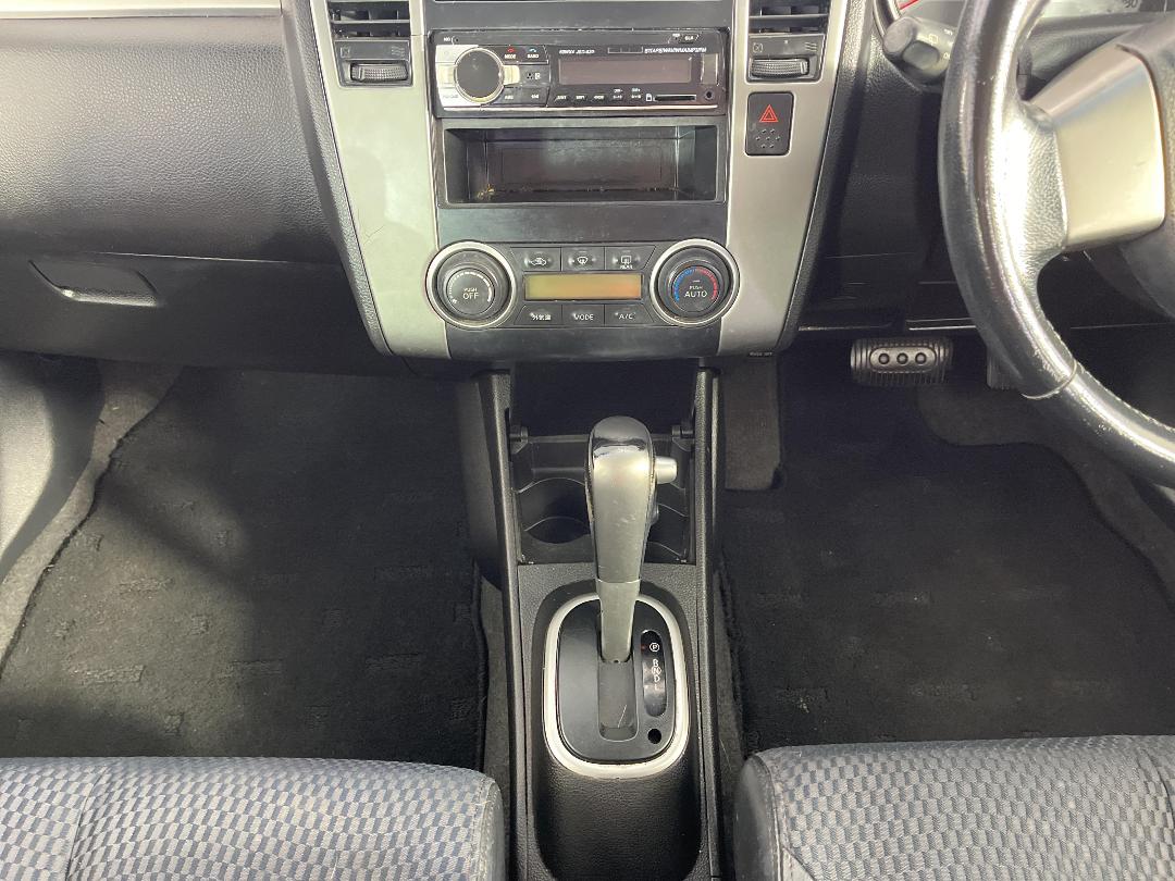 Photo '18' of Nissan Tiida