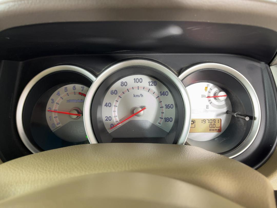 Photo '21' of Nissan Tiida Photo '21' of Nissan Tiida