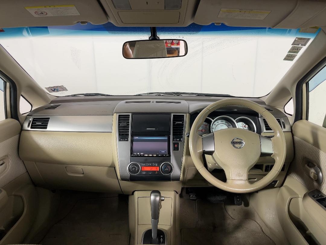 Photo '17' of Nissan Tiida Photo '17' of Nissan Tiida