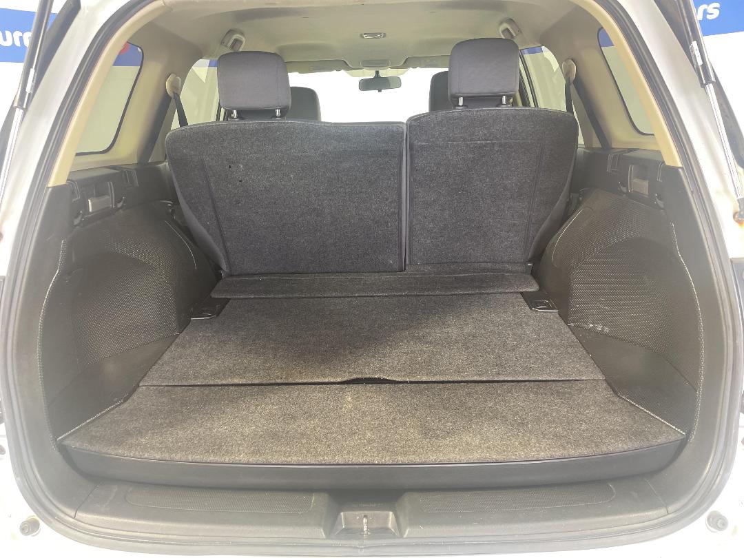 Photo '14' of Nissan Wingroad