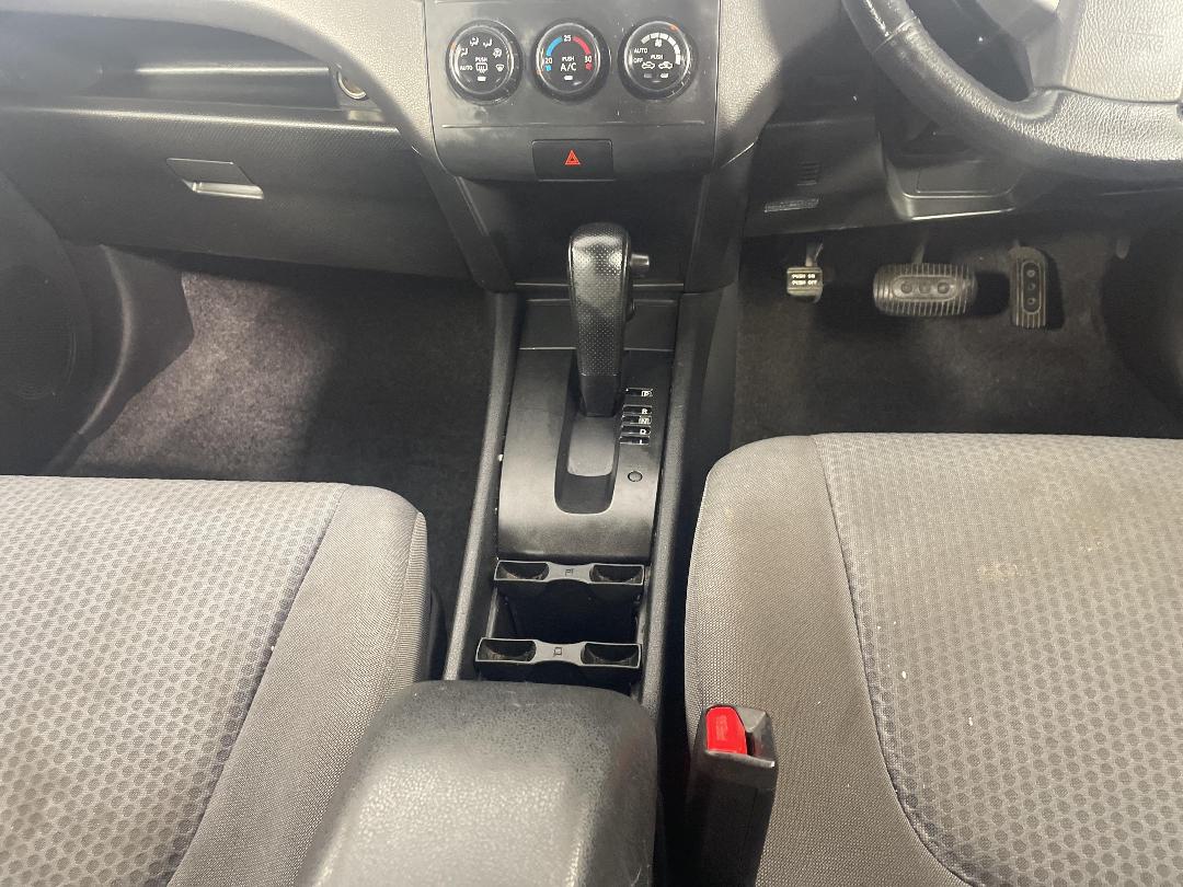 Photo '18' of Nissan Wingroad