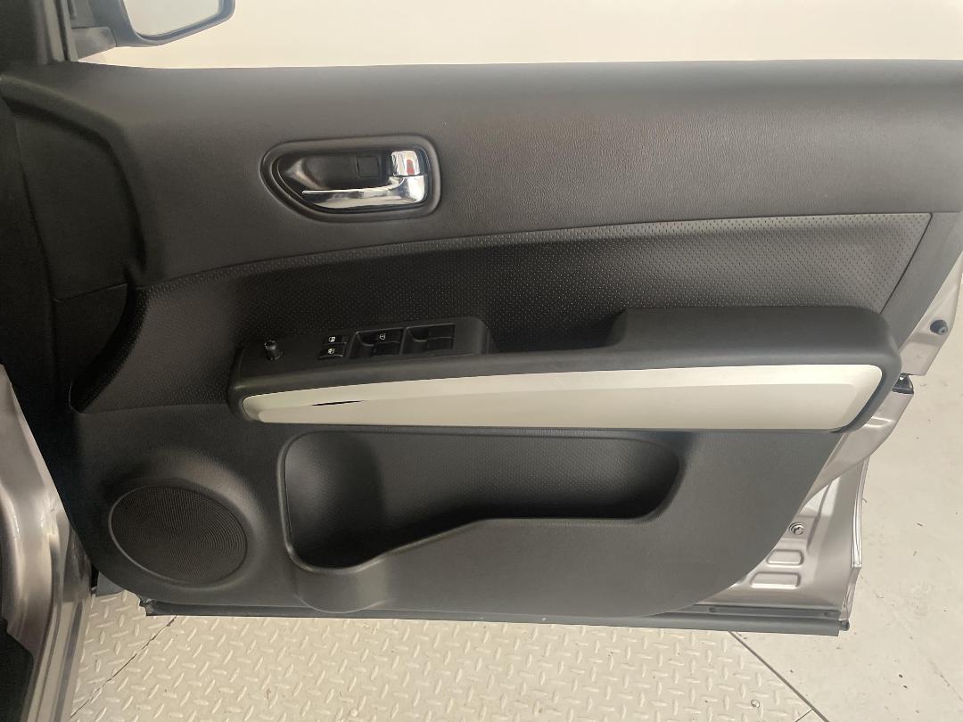 Photo '15' of Nissan X-Trail Photo '15' of Nissan X-Trail