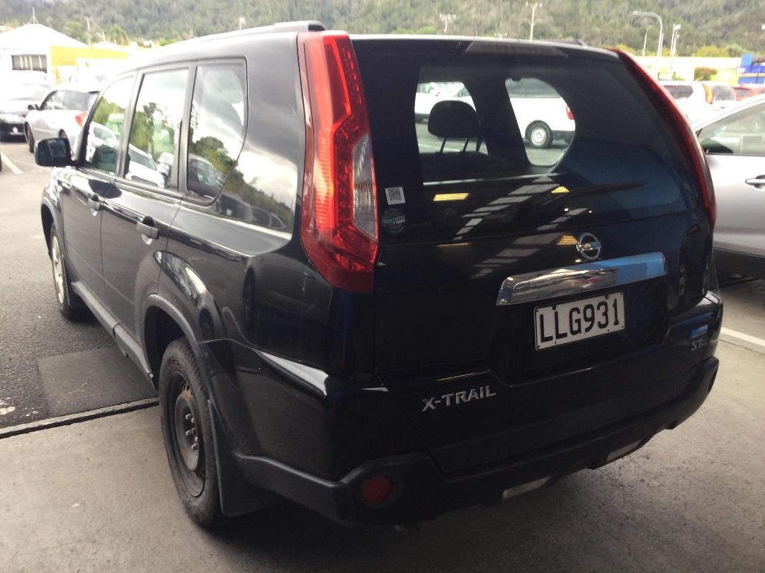 Photo '4' of Nissan X-Trail ST