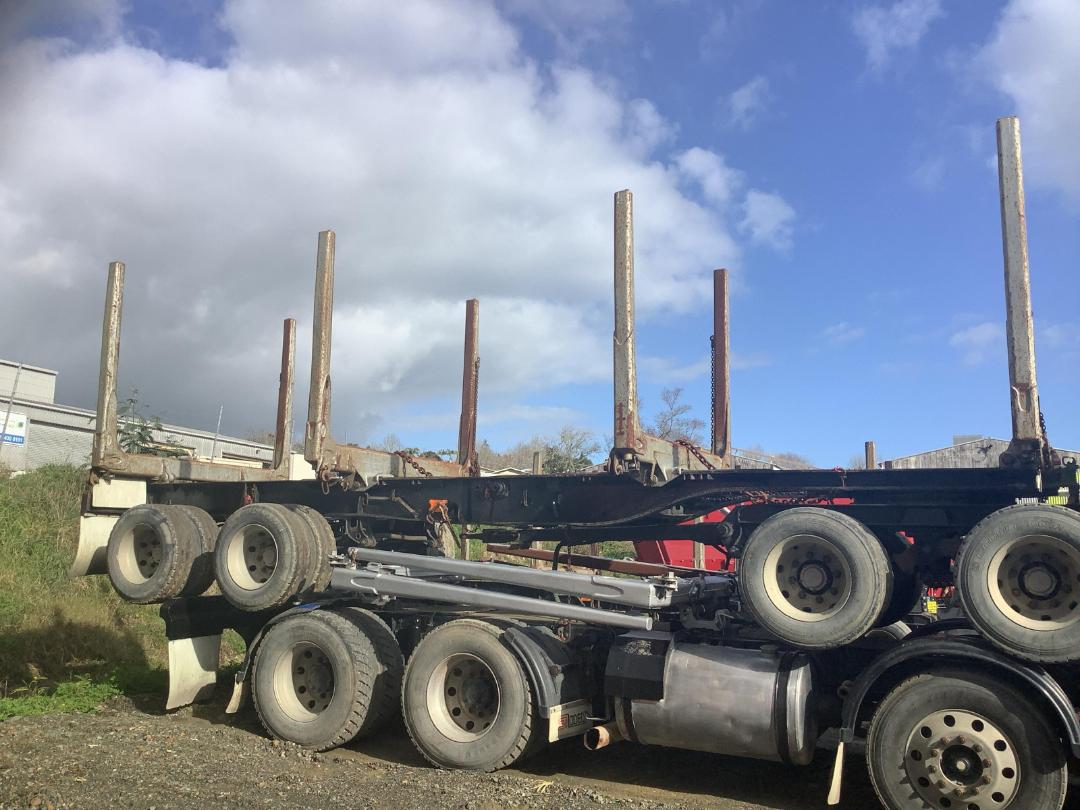 Photo '3' of PATCHELL 4SH MB Logger Trailer Full