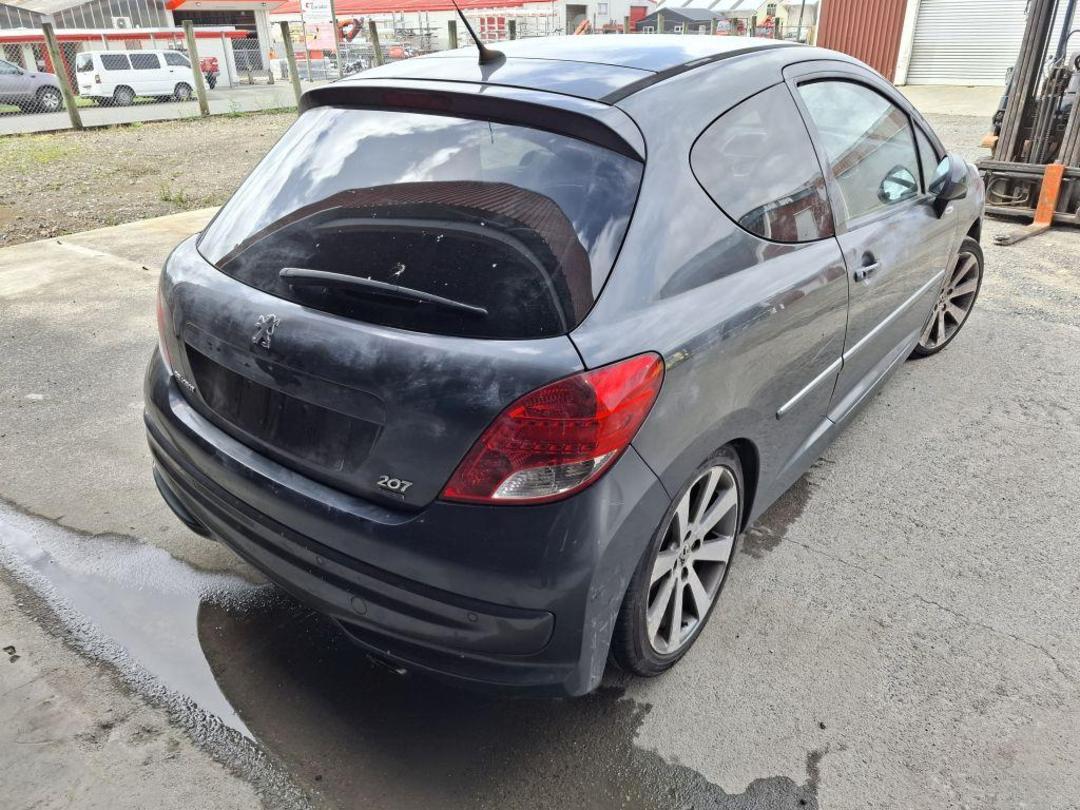 Photo '4' of Peugeot 207 Photo '4' of Peugeot 207
