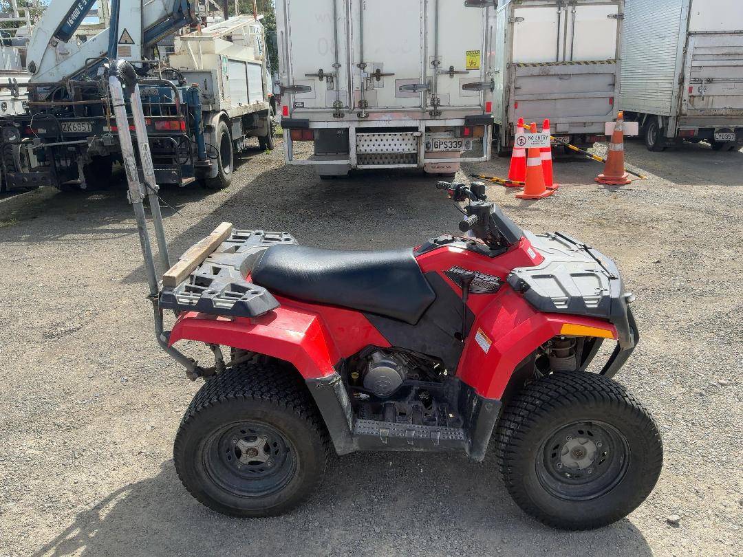 Photo '2' of Polaris Hawkeye 300