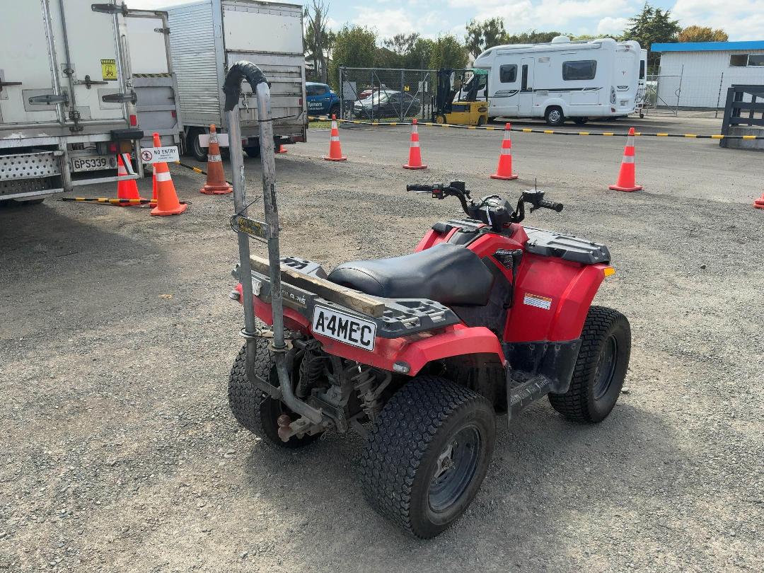 Photo '3' of Polaris Hawkeye 300