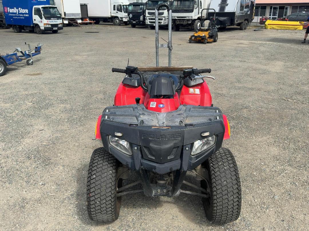 Photo '8' of Polaris Hawkeye 300