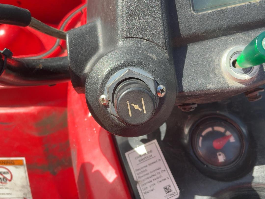 Photo '11' of Polaris Hawkeye 300