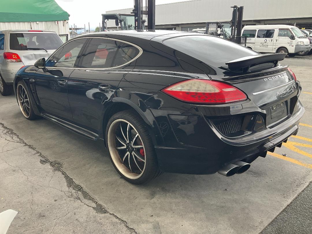 Photo '4' of Porsche Panamera 4S Photo '4' of Porsche Panamera 4S