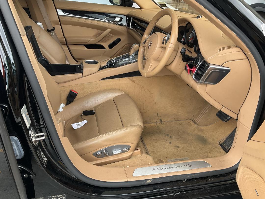 Photo '18' of Porsche Panamera 4S Photo '18' of Porsche Panamera 4S