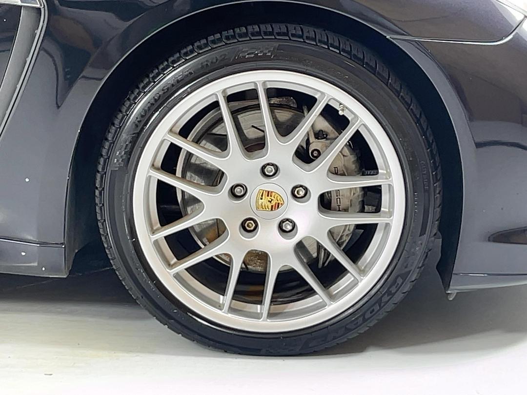 Photo '9' of Porsche Panamera