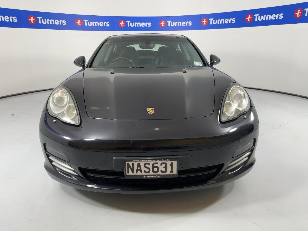 Photo '2' of Porsche Panamera