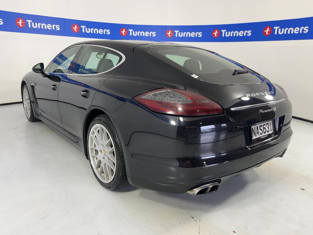 Photo '5' of Porsche Panamera