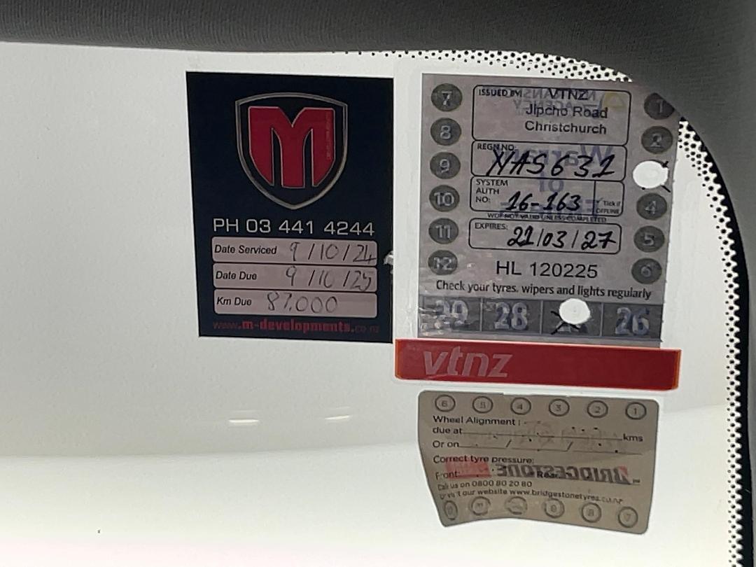 Photo '37' of Porsche Panamera