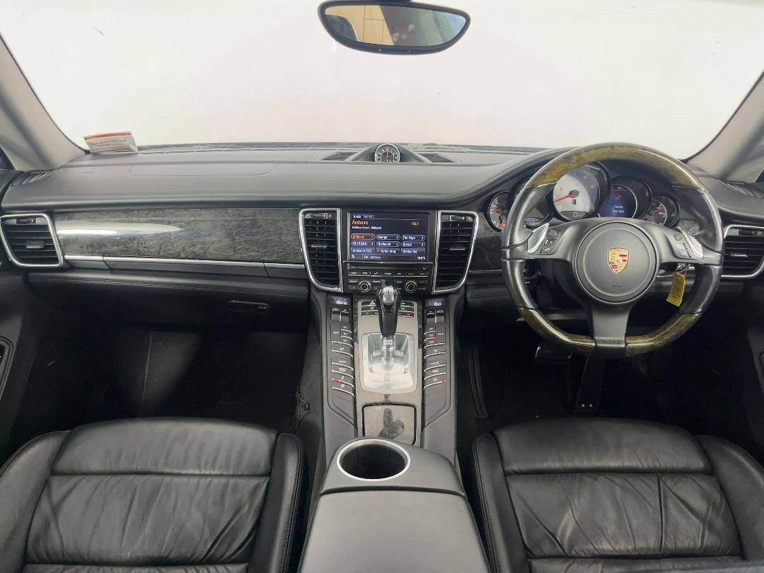 Photo '17' of Porsche Panamera