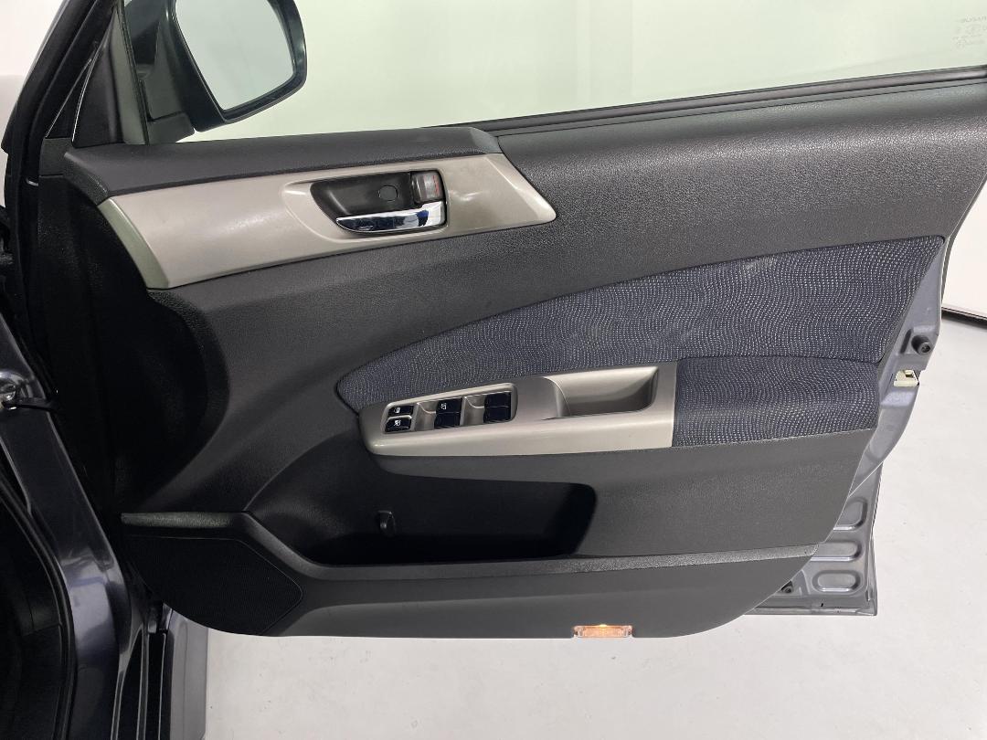 Photo '15' of Subaru Exiga Photo '15' of Subaru Exiga