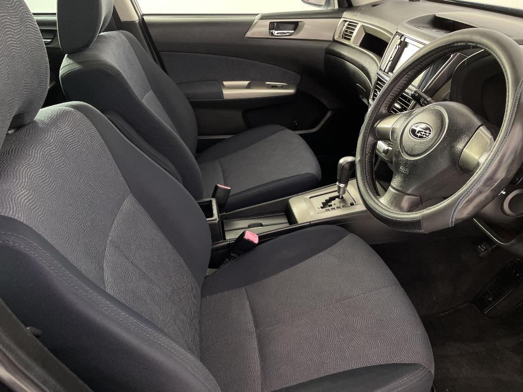 Photo '16' of Subaru Exiga Photo '16' of Subaru Exiga