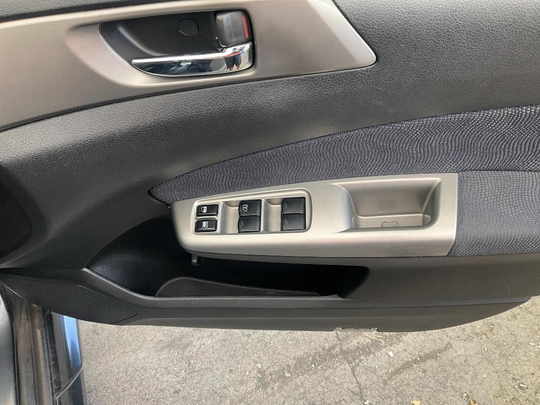 Photo '6' of Subaru Exiga Photo '6' of Subaru Exiga