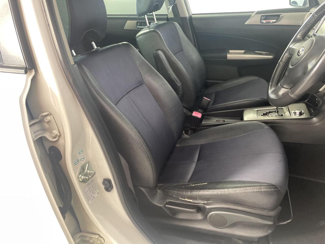 Photo '16' of Subaru Exiga Photo '16' of Subaru Exiga