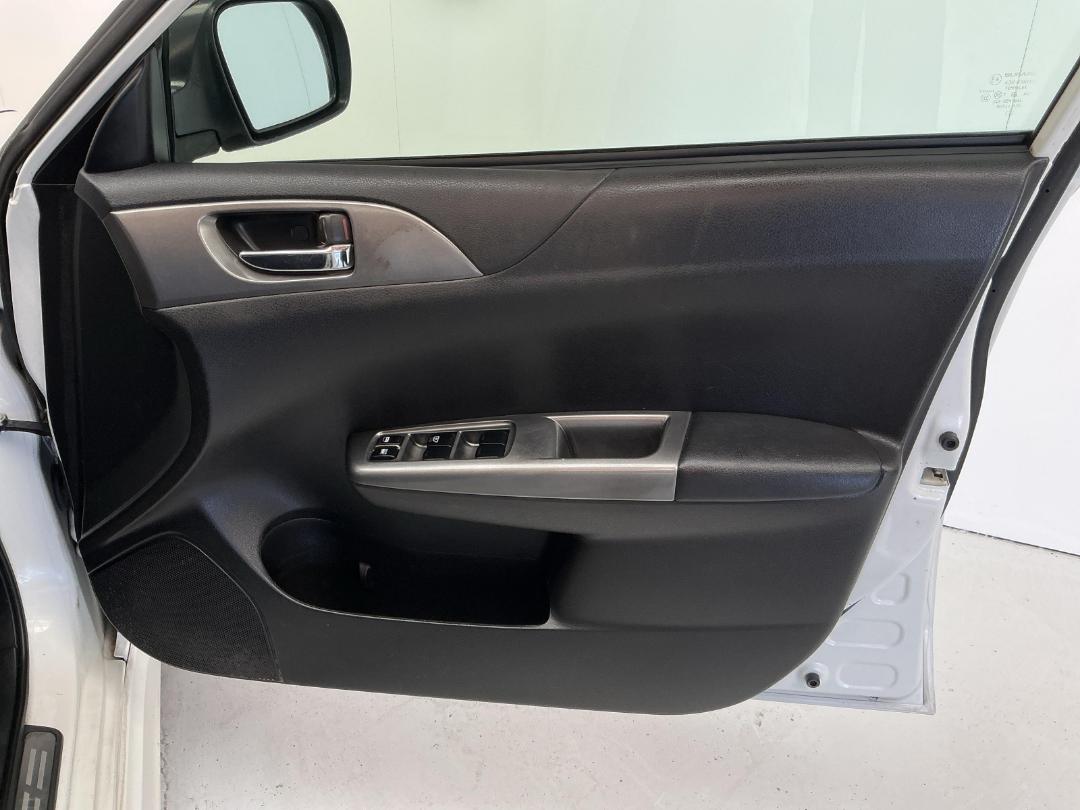 Photo '15' of Subaru Impreza Photo '15' of Subaru Impreza