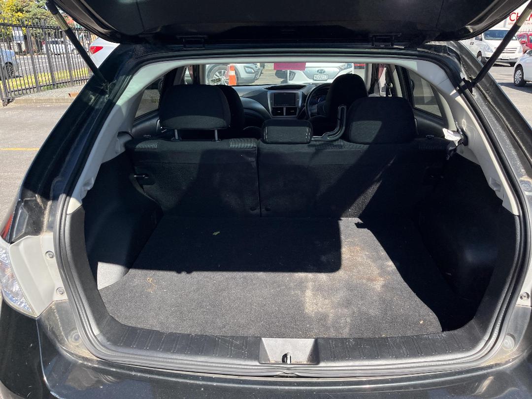 Photo '12' of Subaru Impreza Photo '12' of Subaru Impreza