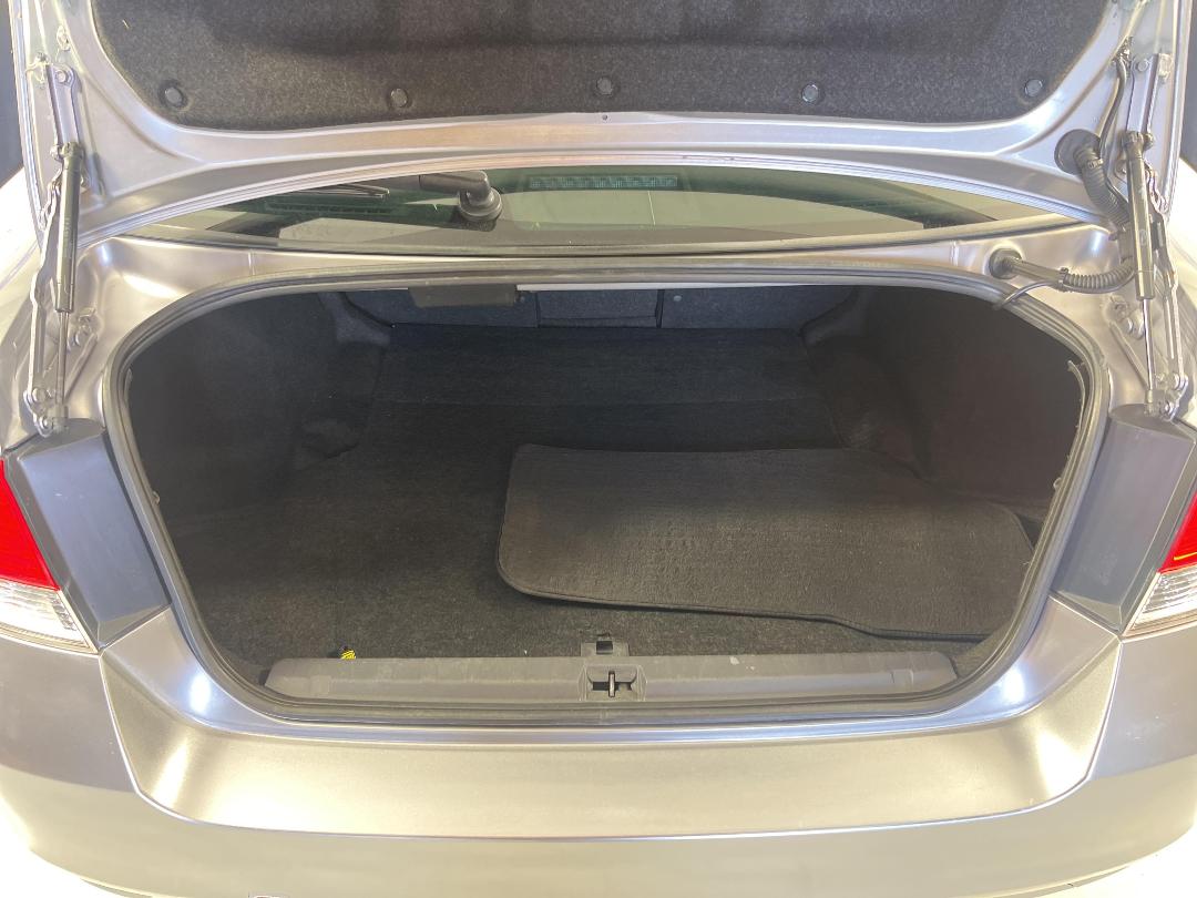 Photo '14' of Subaru Legacy