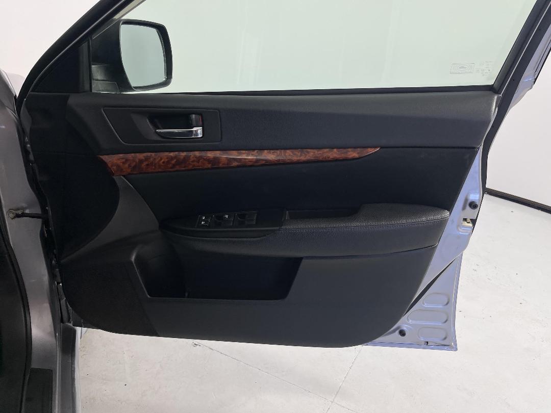 Photo '15' of Subaru Legacy