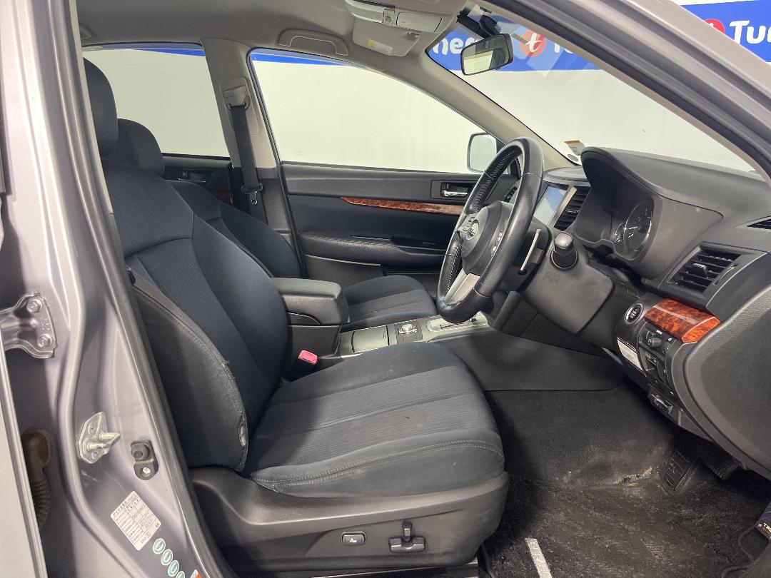 Photo '16' of Subaru Legacy