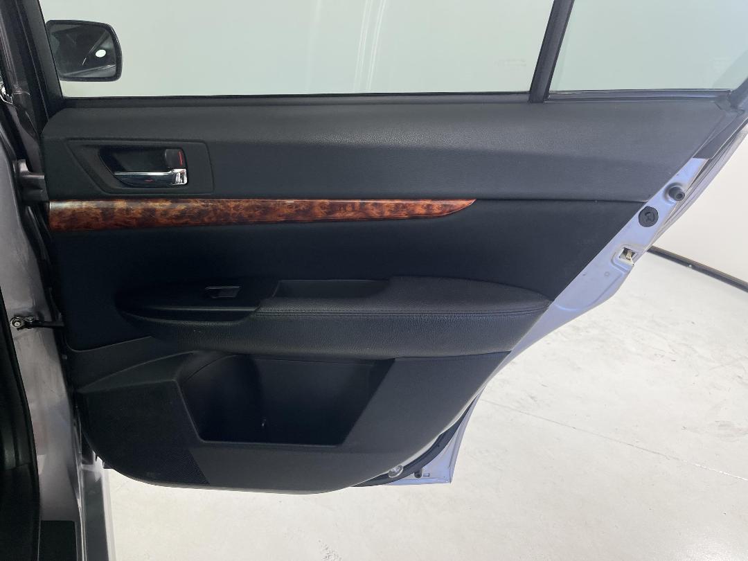 Photo '19' of Subaru Legacy