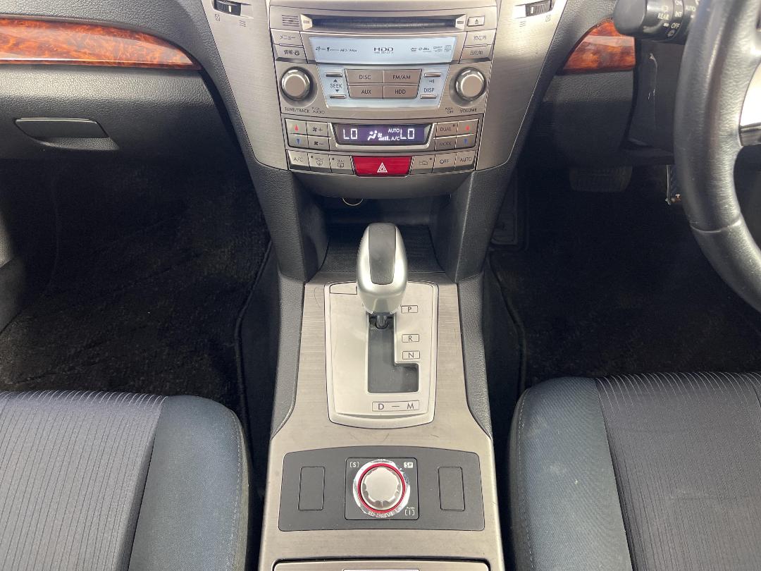 Photo '18' of Subaru Legacy