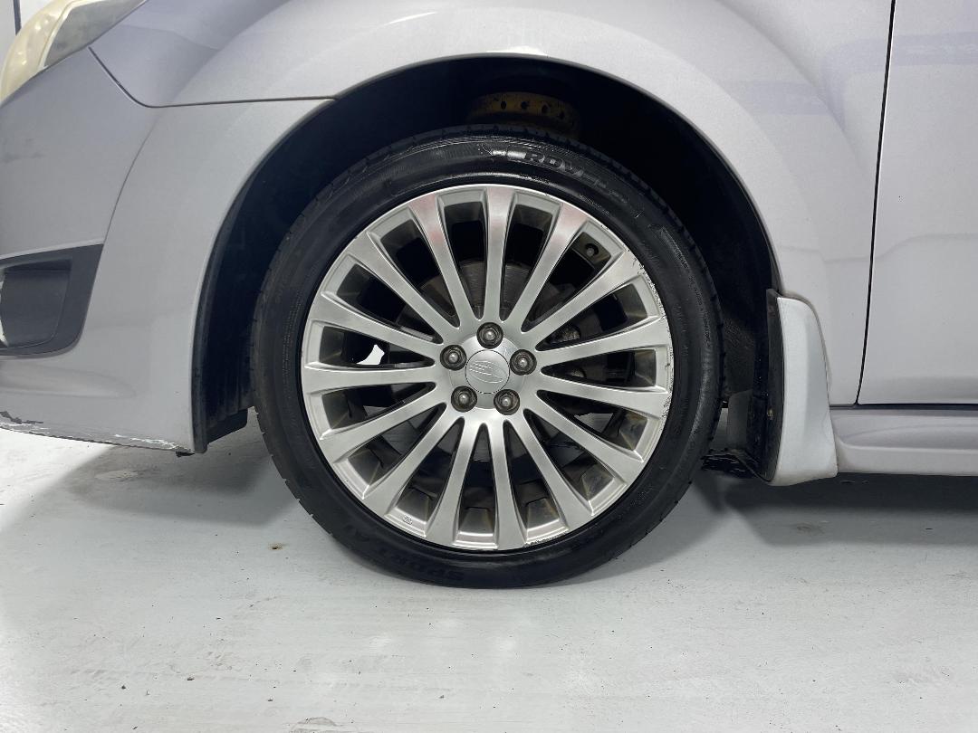 Photo '10' of Subaru Legacy