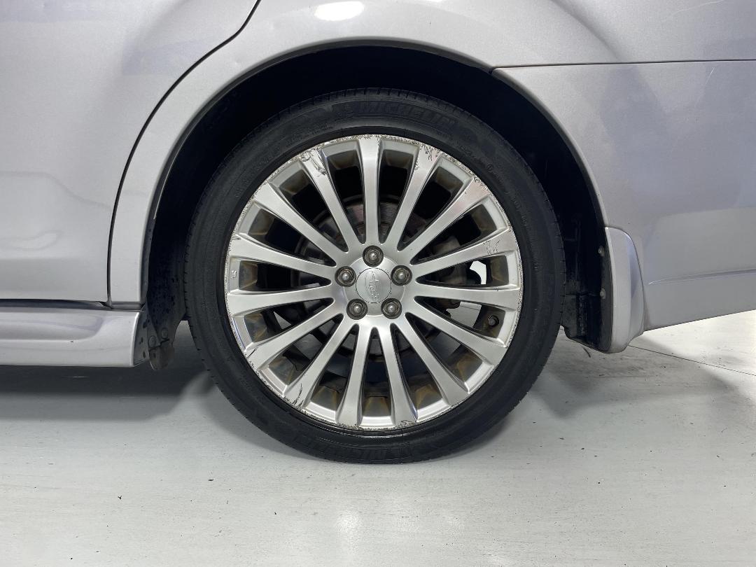 Photo '11' of Subaru Legacy