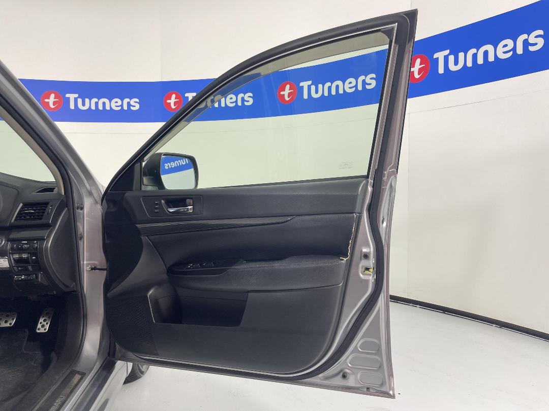 Photo '15' of Subaru Legacy