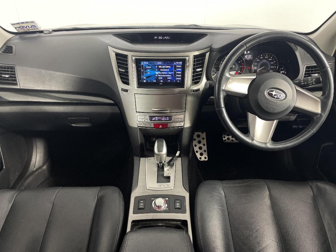 Photo '18' of Subaru Legacy