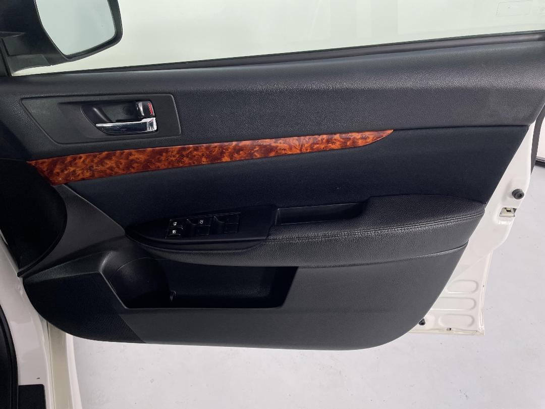 Photo '15' of Subaru Legacy Photo '15' of Subaru Legacy