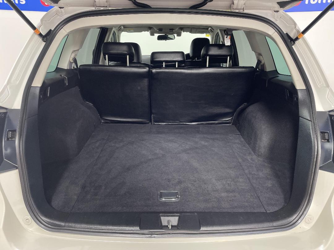 Photo '14' of Subaru Legacy Photo '14' of Subaru Legacy