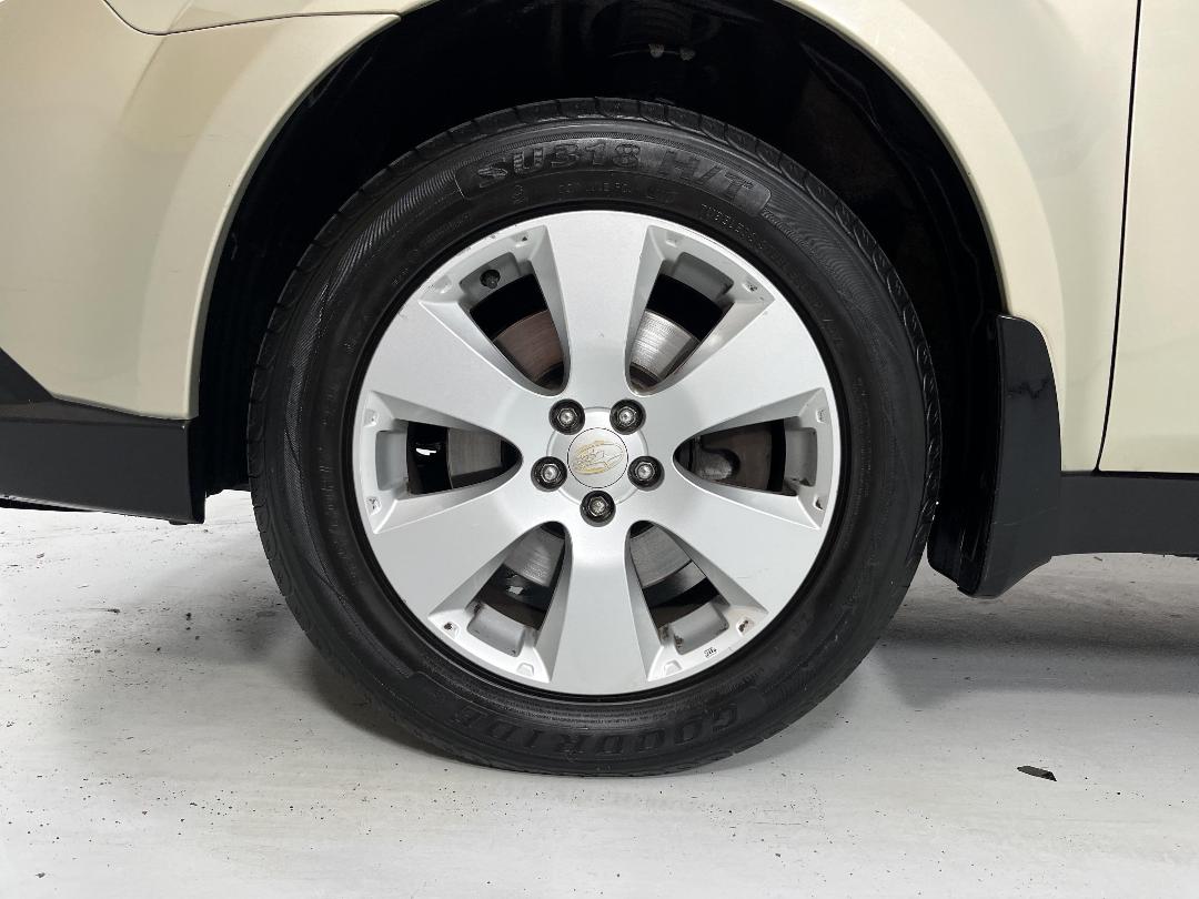 Photo '10' of Subaru Legacy