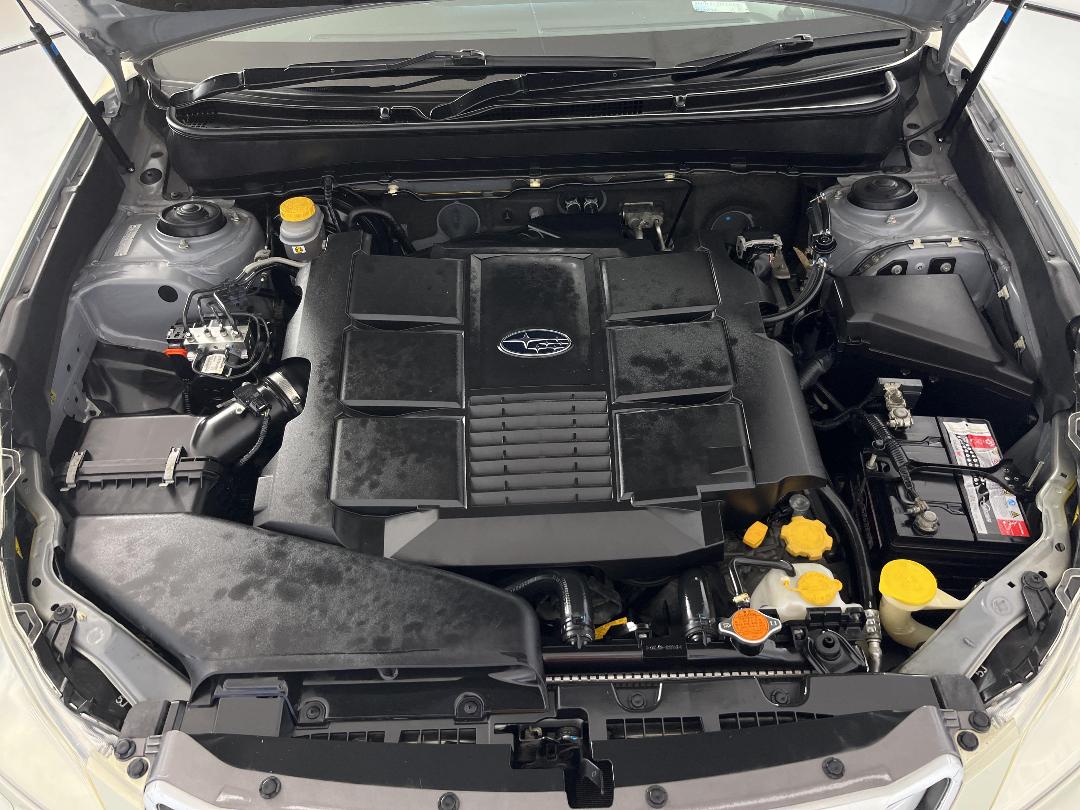 Photo '13' of Subaru Legacy