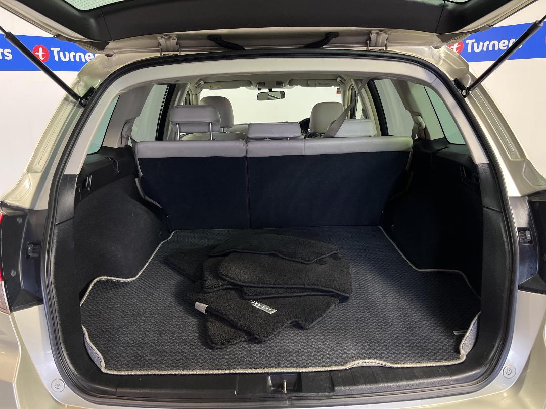 Photo '14' of Subaru Legacy