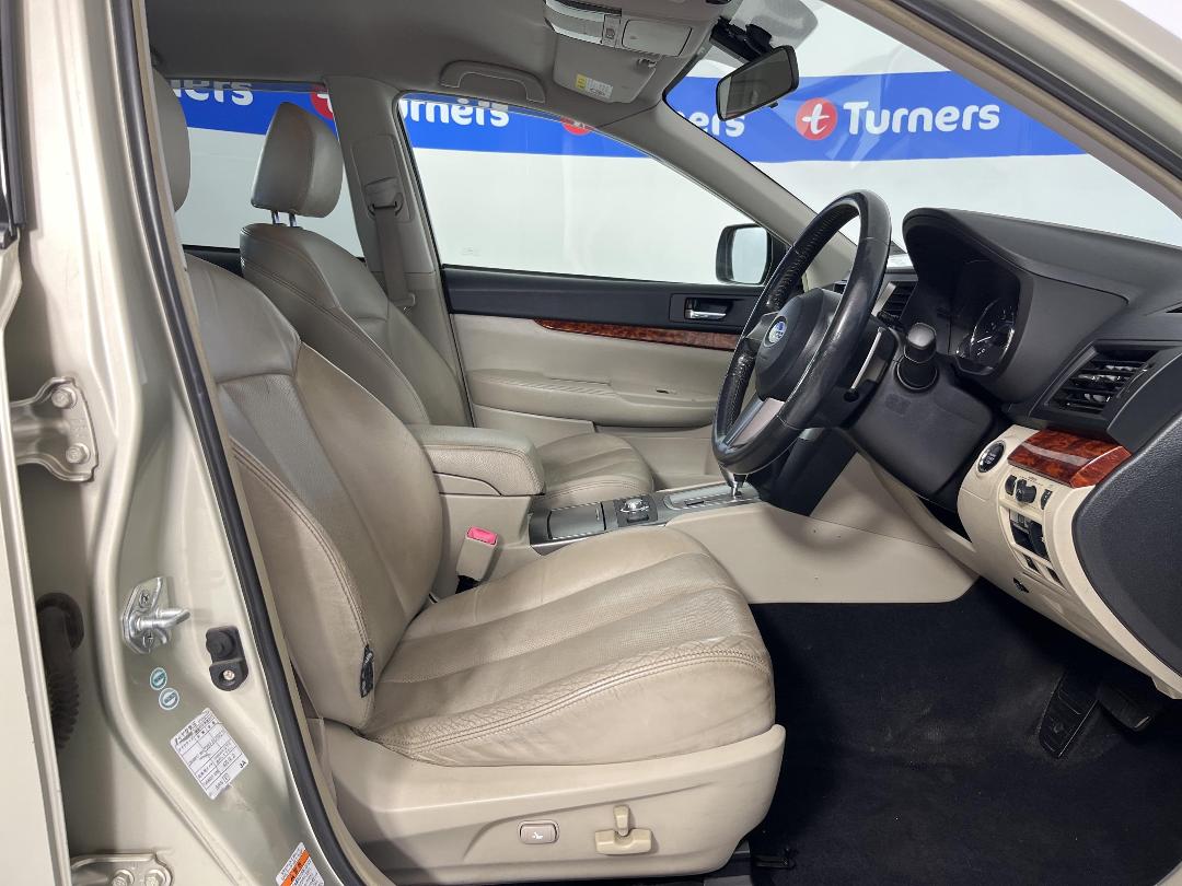 Photo '16' of Subaru Legacy