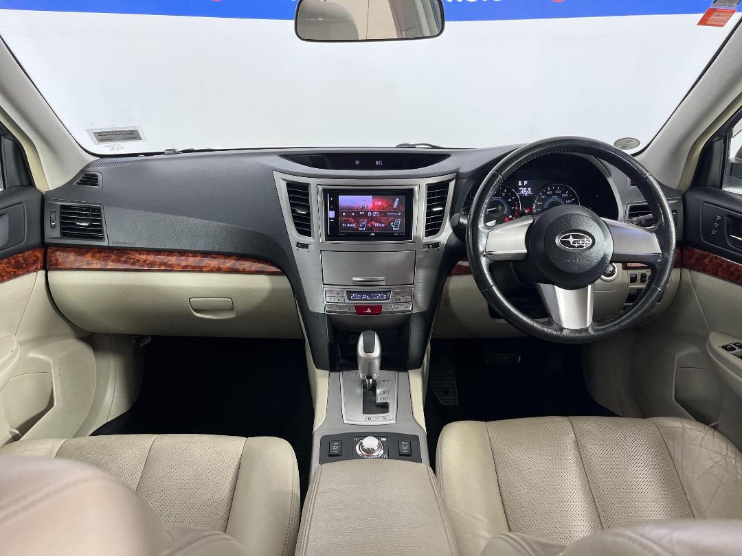 Photo '17' of Subaru Legacy