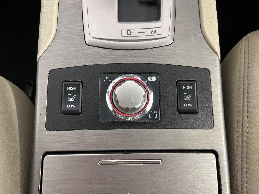 Photo '27' of Subaru Legacy