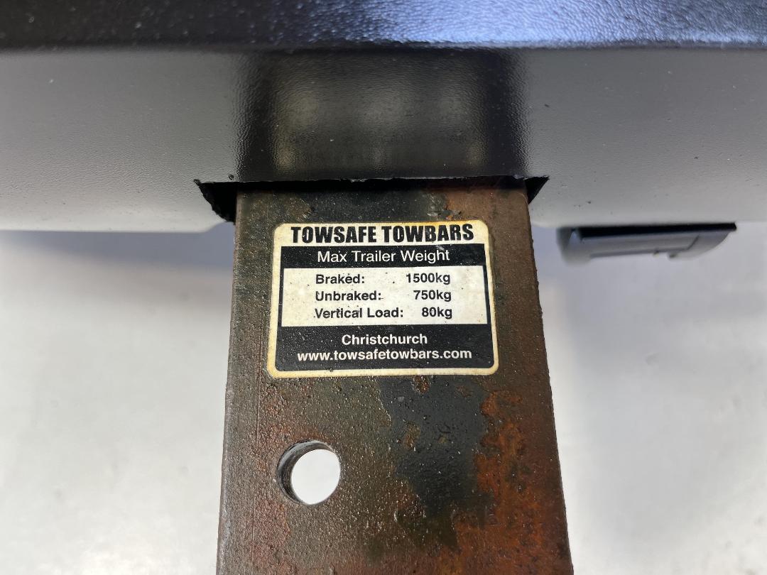 Photo '32' of Subaru Legacy