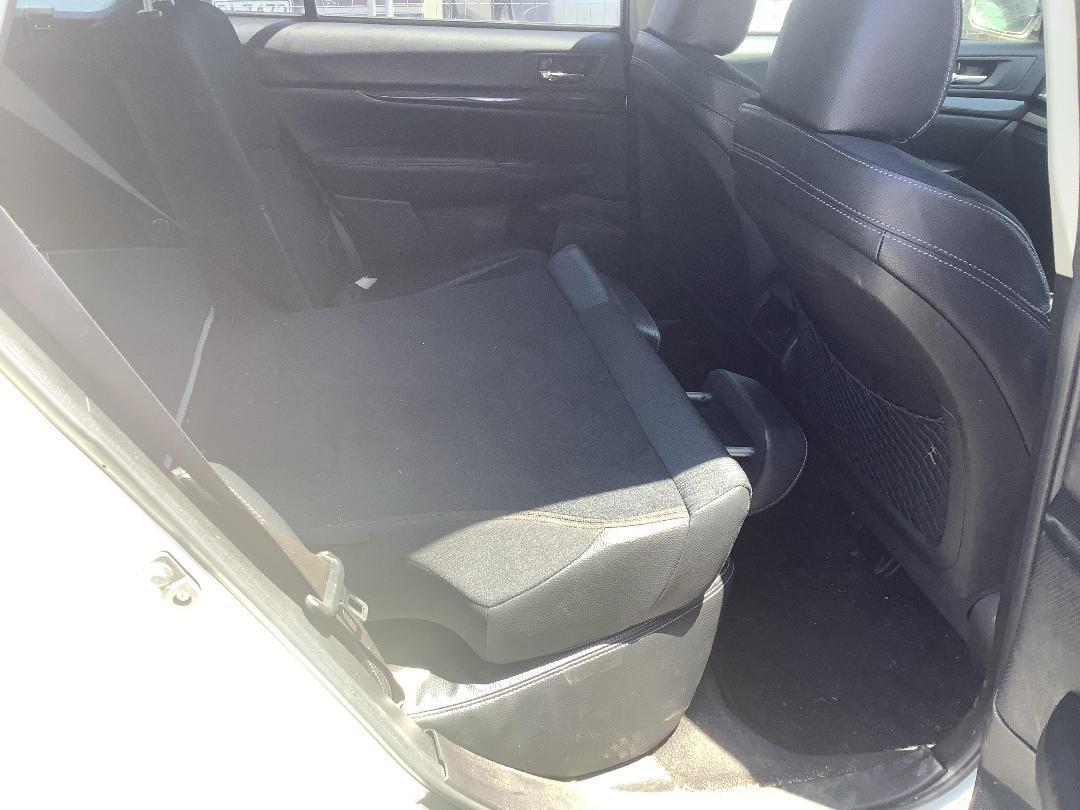 Photo '10' of Subaru Legacy