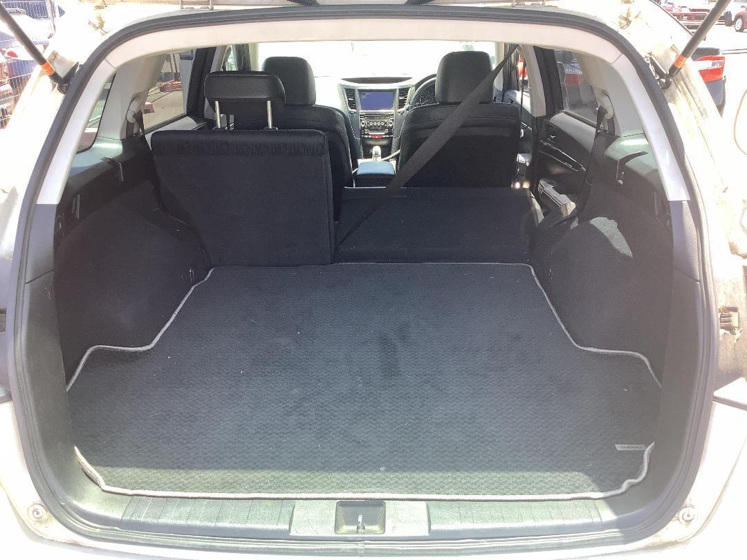 Photo '11' of Subaru Legacy