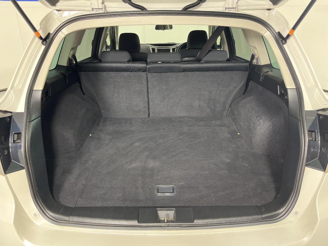 Photo '14' of Subaru Legacy