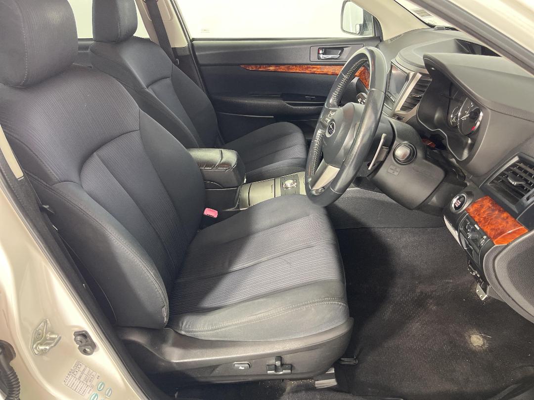 Photo '16' of Subaru Legacy