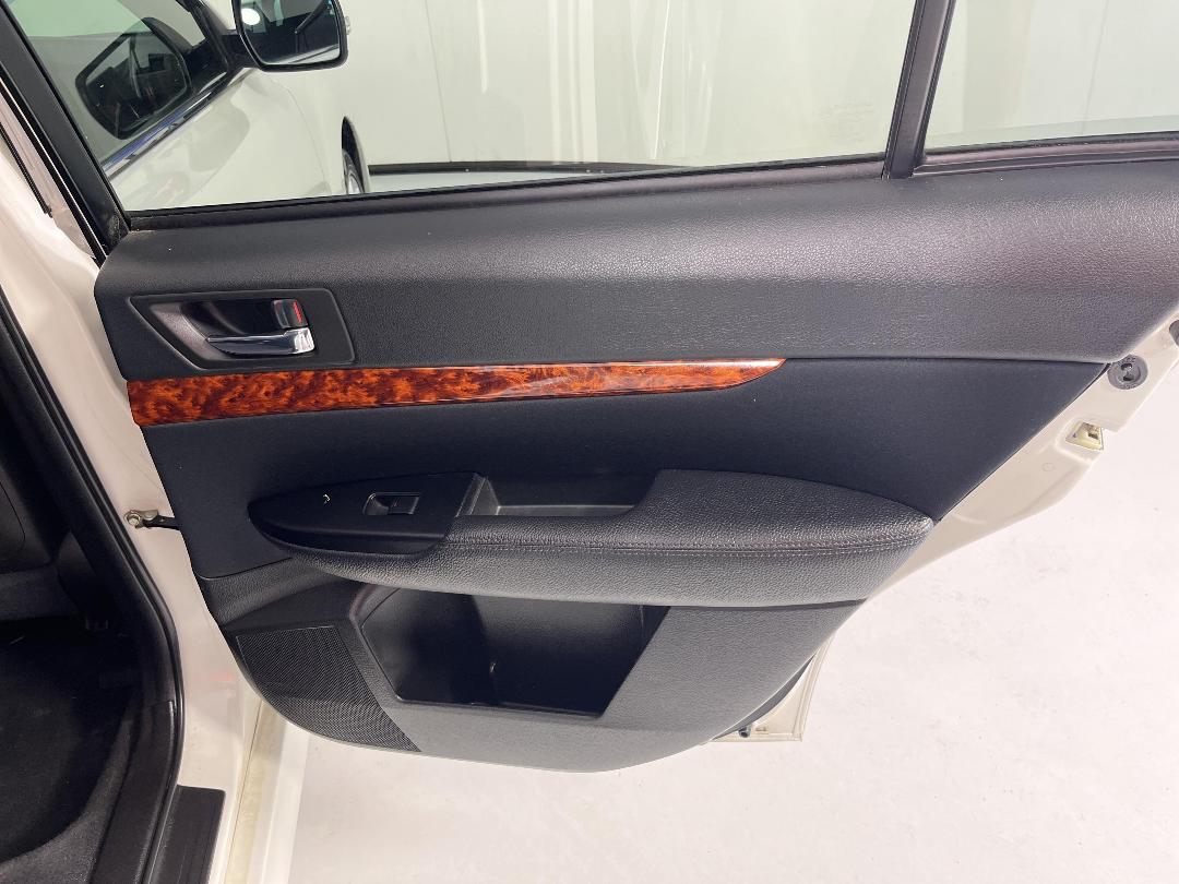 Photo '19' of Subaru Legacy